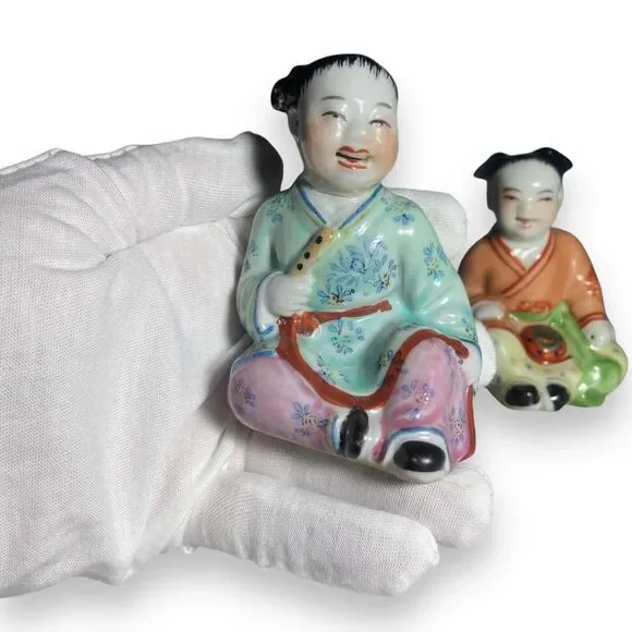 Lot of 2 Vintage Chinese Porcelain Figurines Laughing Children Happy Family 3.5"